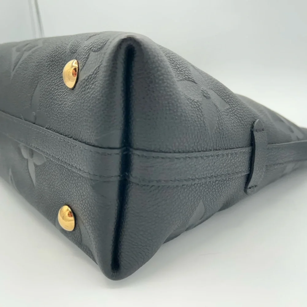 Louis Vuitton CarryAll PM in Black Monogram Empriente! Pristine condition! 🖤😍